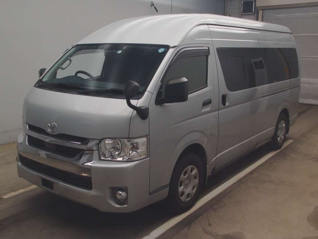 Toyota Hiace Commuter