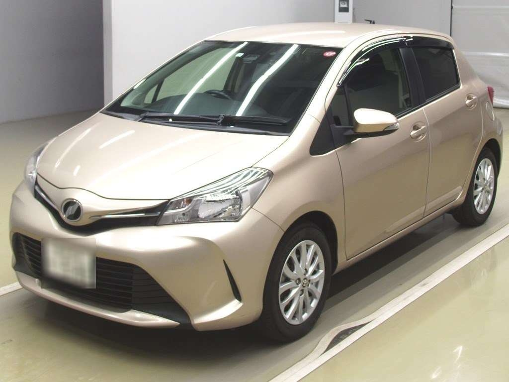 Toyota Vitz 2015