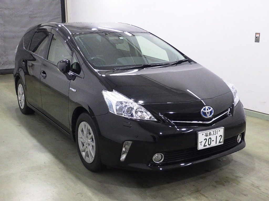 Toyota Prius Alpha 2012