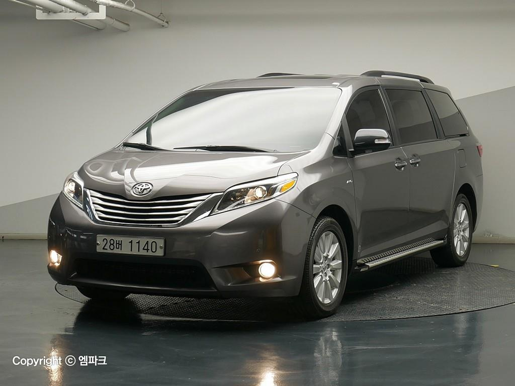 Toyota Sienna 2017 гибрид