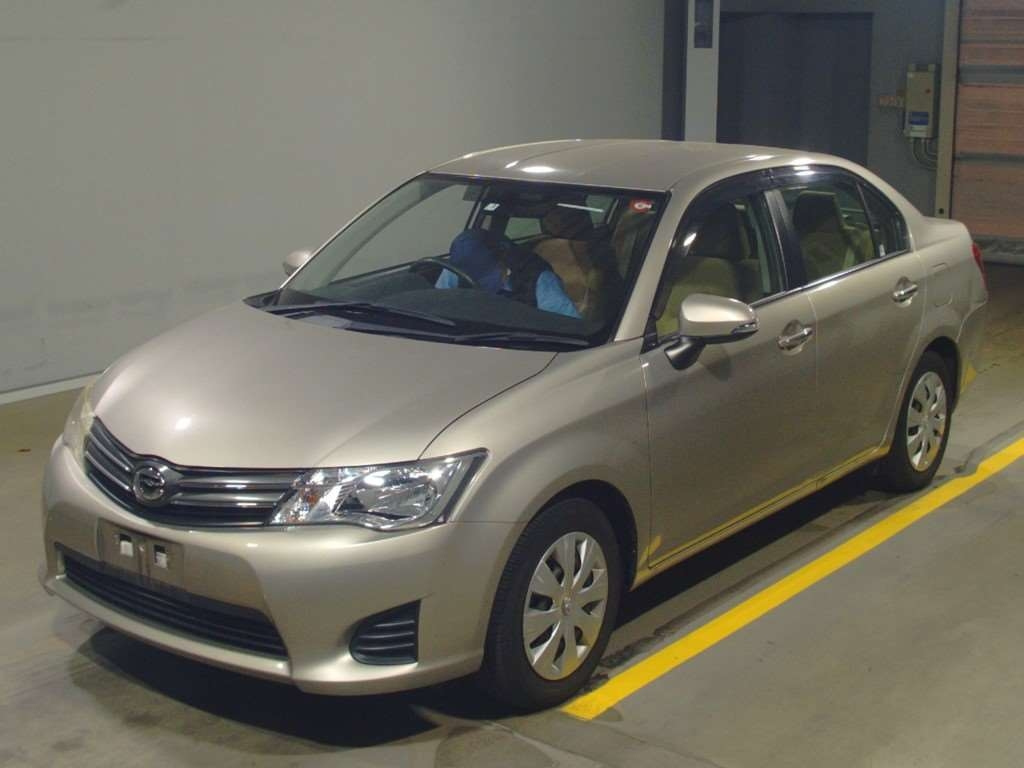 Toyota Corolla Fielder 2014 гибрид